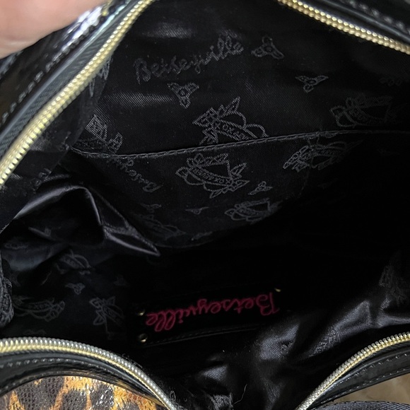 Betsey Johnson Wild Leopard Shoulder Bag - Picture 4 of 5